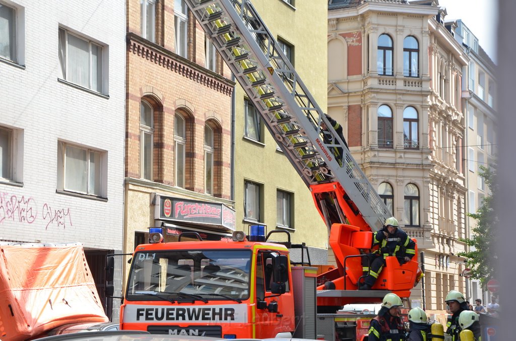 Feuer 2 Y Koeln Altstadt Kyffhaeuserstr P027.JPG - Miklos Laubert